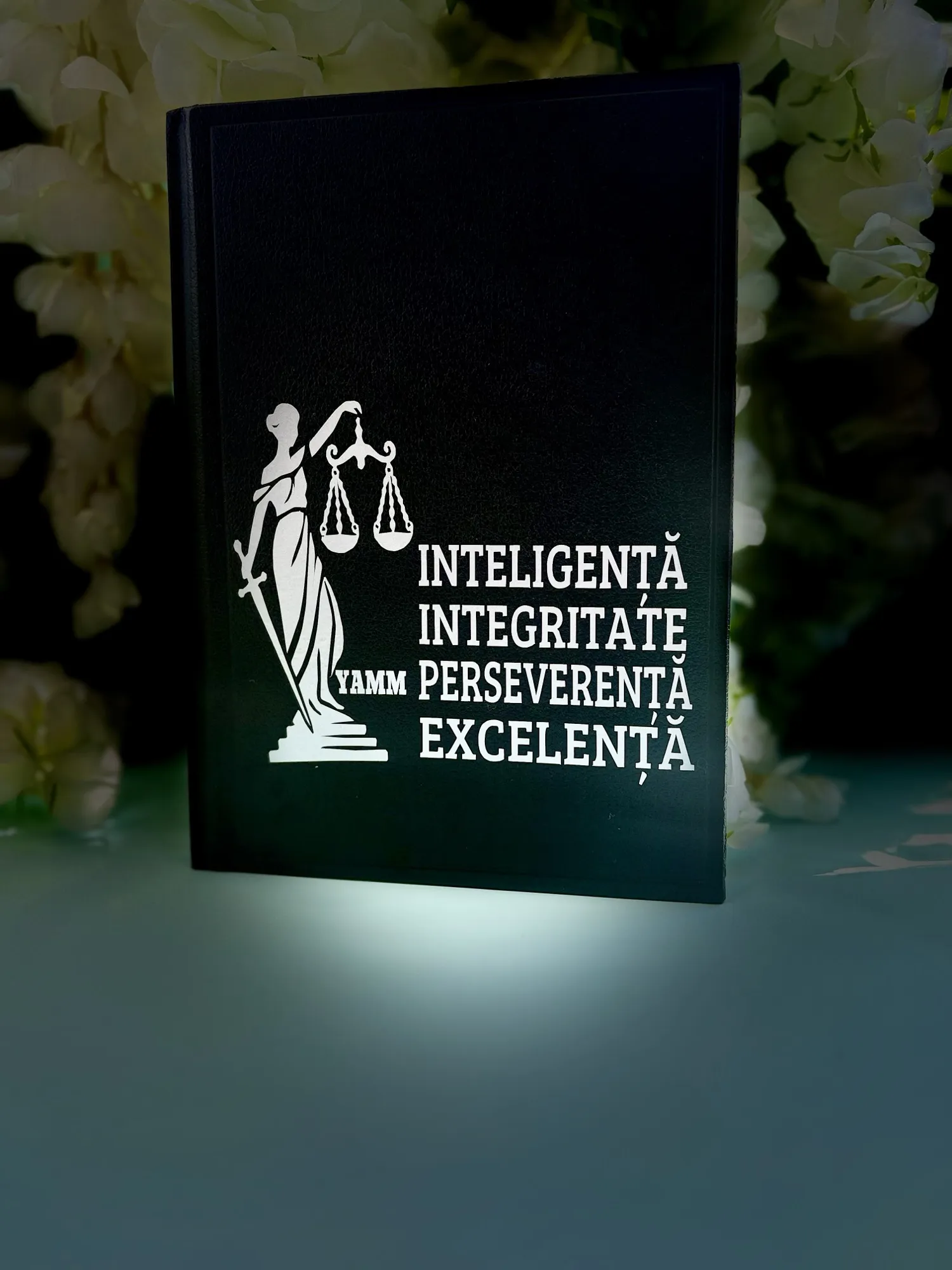 Agendă din piele gravată cu nume, cadou personalizat