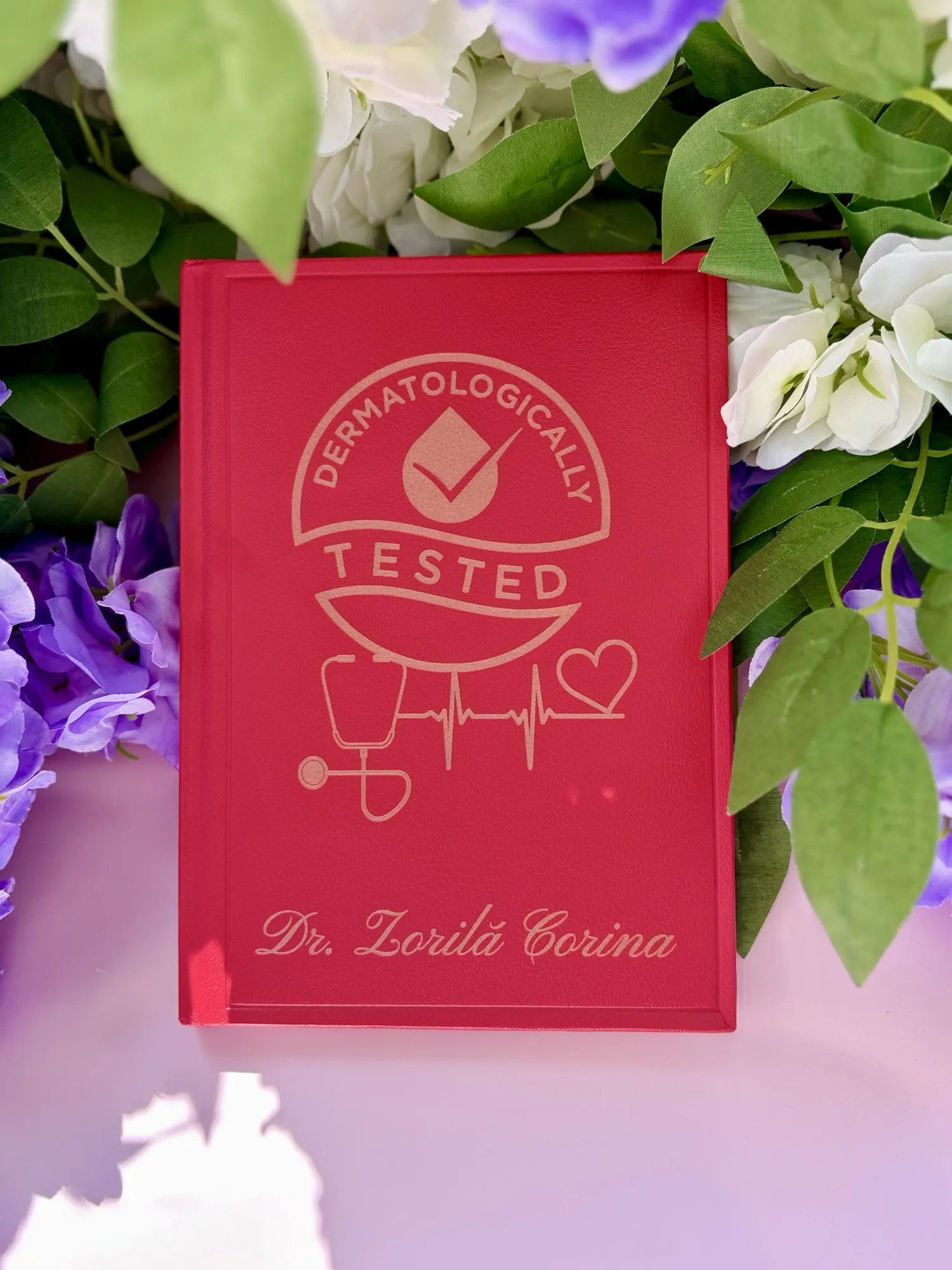 Agendă din piele gravată cu nume, cadou personalizat