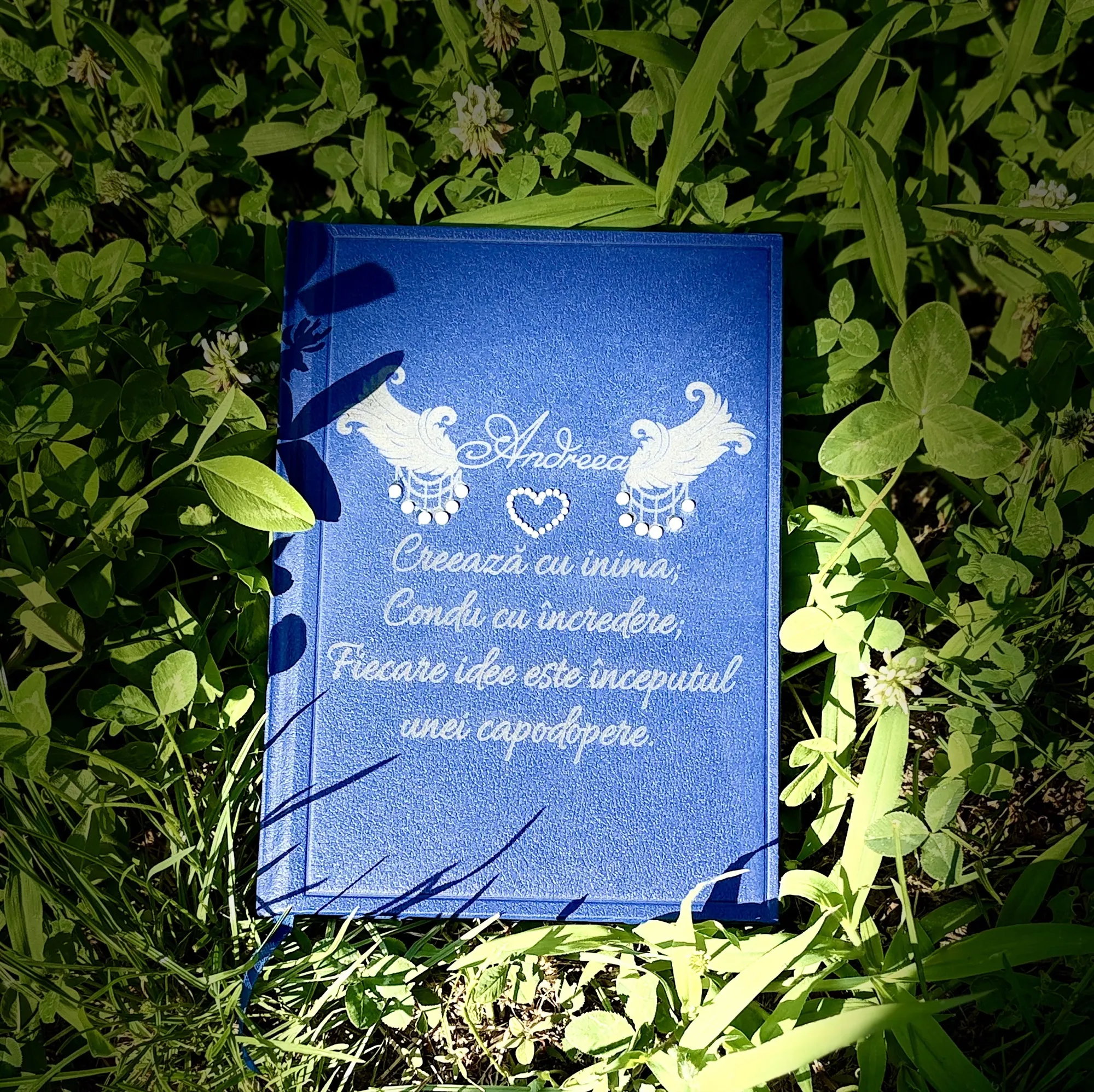 Agendă din piele gravată cu nume, cadou personalizat