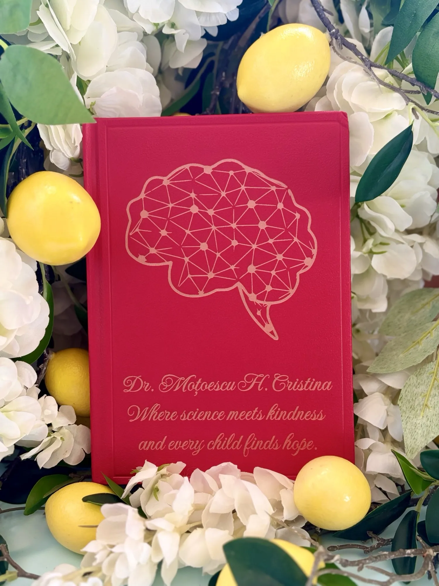 Agendă din piele gravată cu nume, cadou personalizat