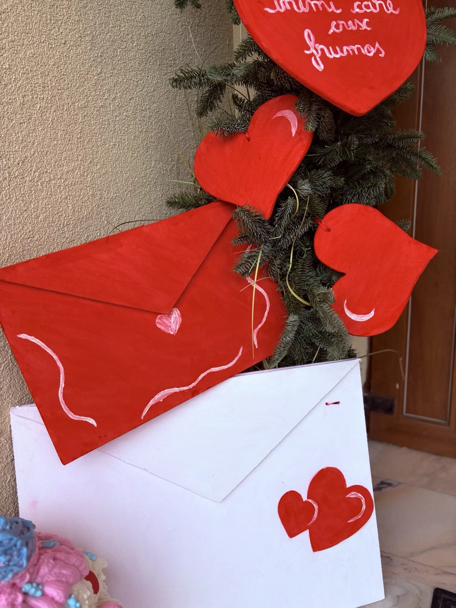 Arcadă decorativă de intrare pentru sărbători, aranjament pe temă