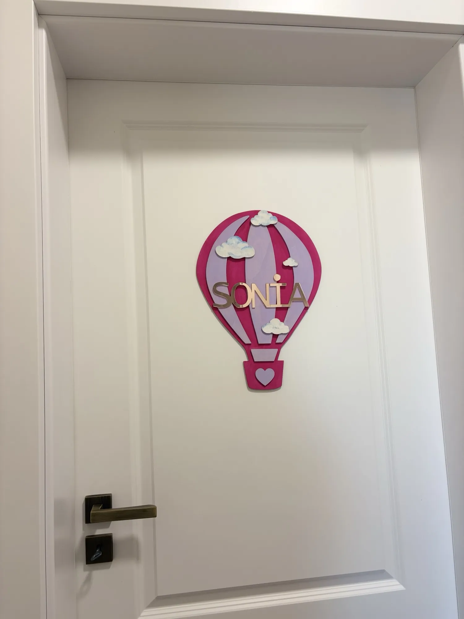 Decor din lemn pentru camera copilului, personalizat cu nume