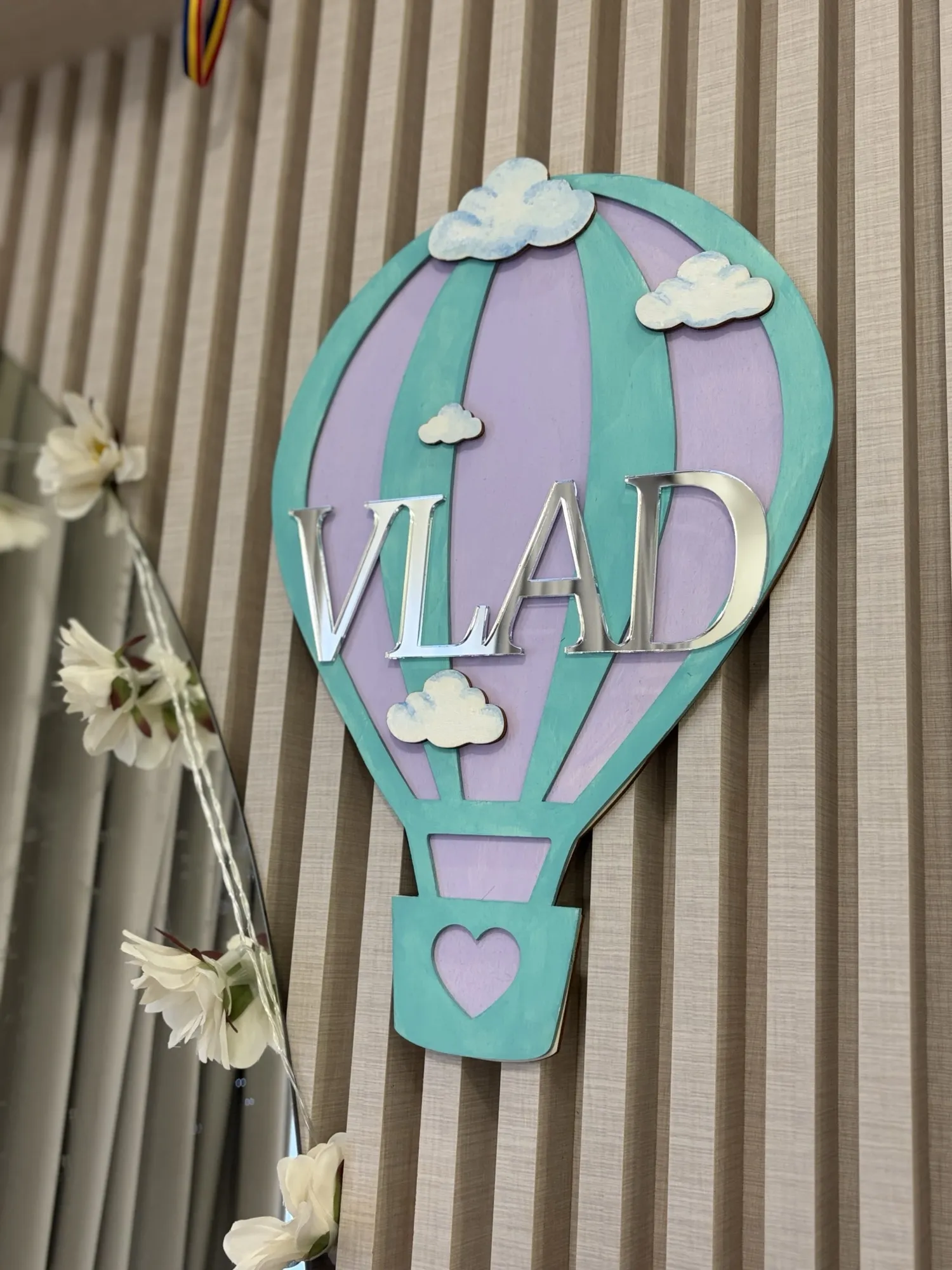 Decor din lemn pentru camera copilului, personalizat cu nume