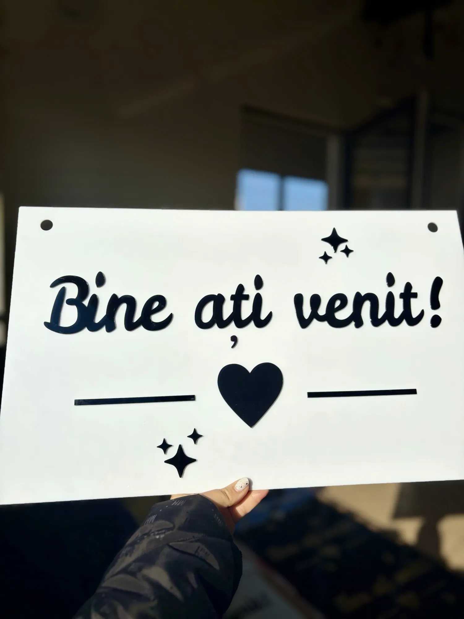 Decor de nuntă din lemn gravat, personalizat pentru miri