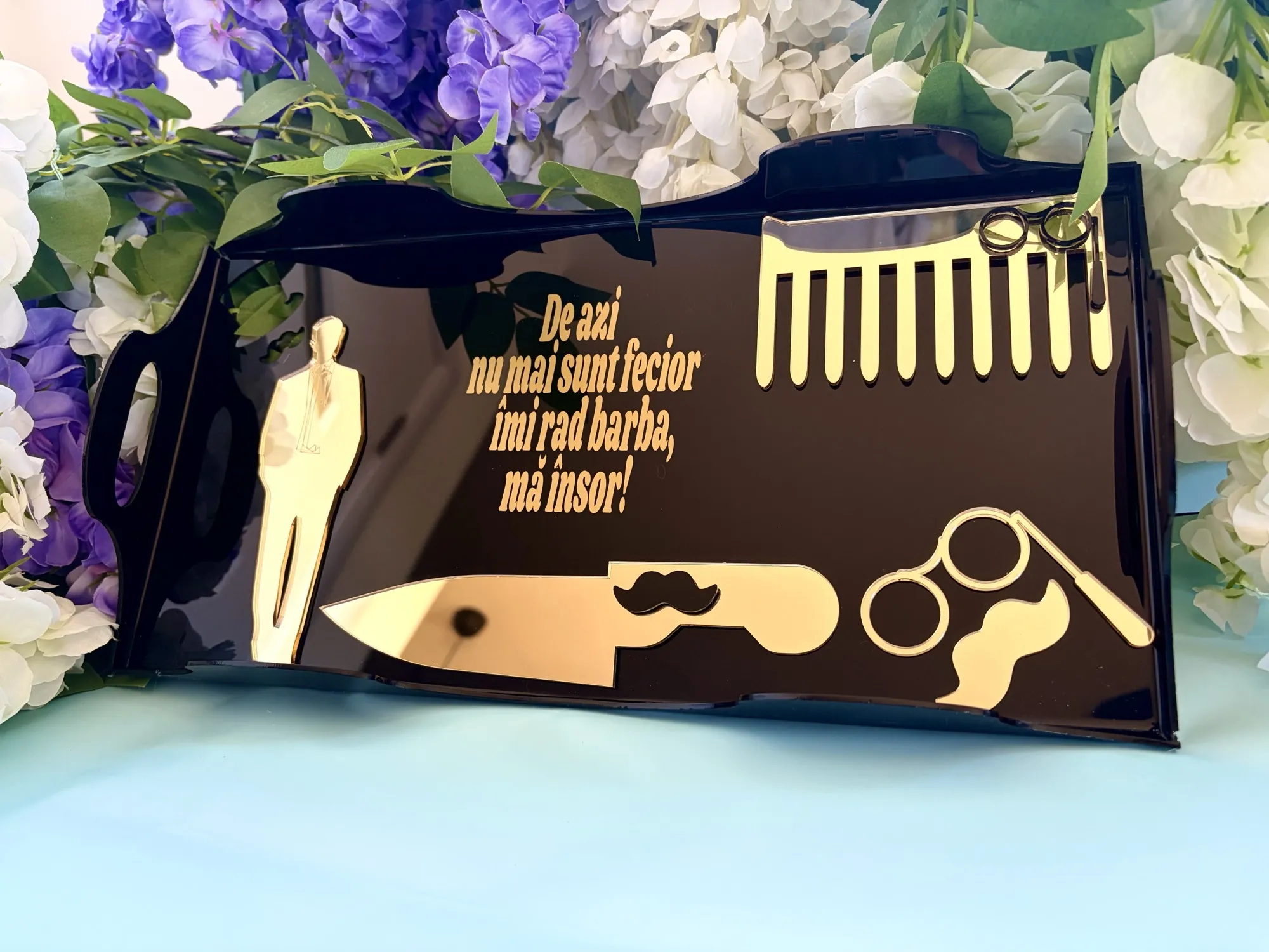 Decor de nuntă din lemn gravat, personalizat pentru miri