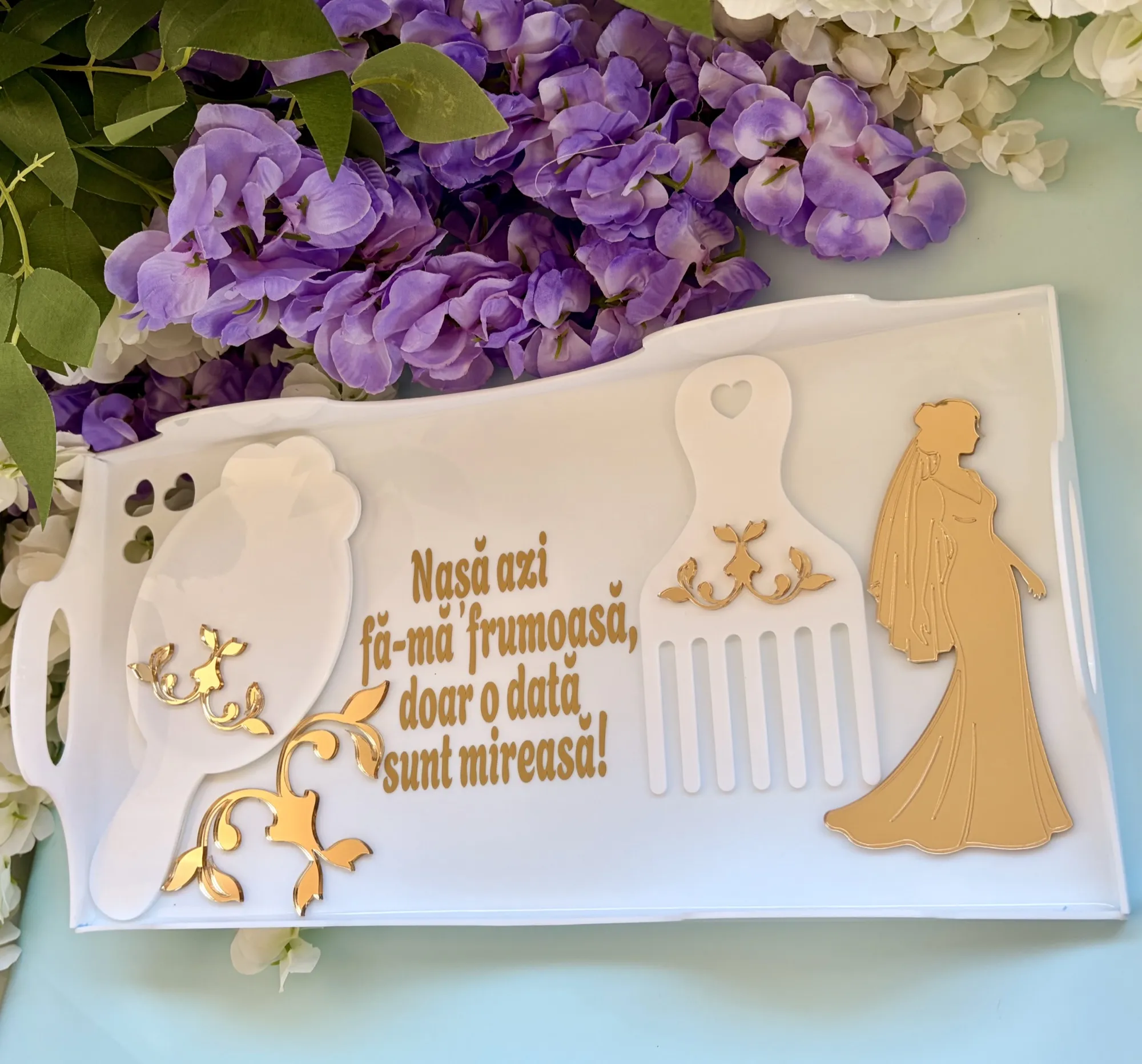 Decor de nuntă din lemn gravat, personalizat pentru miri