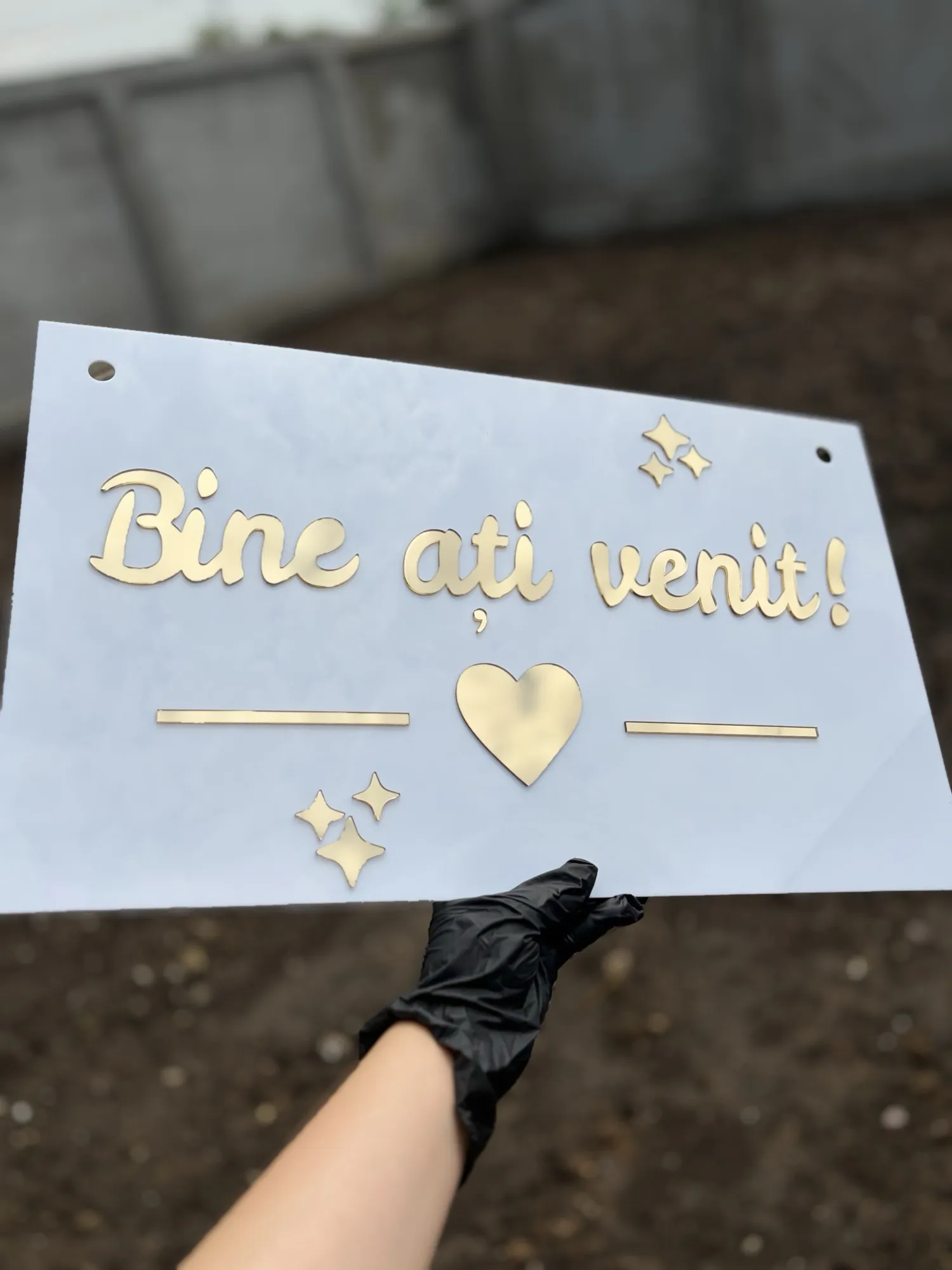 Decor de nuntă din lemn gravat, personalizat pentru miri