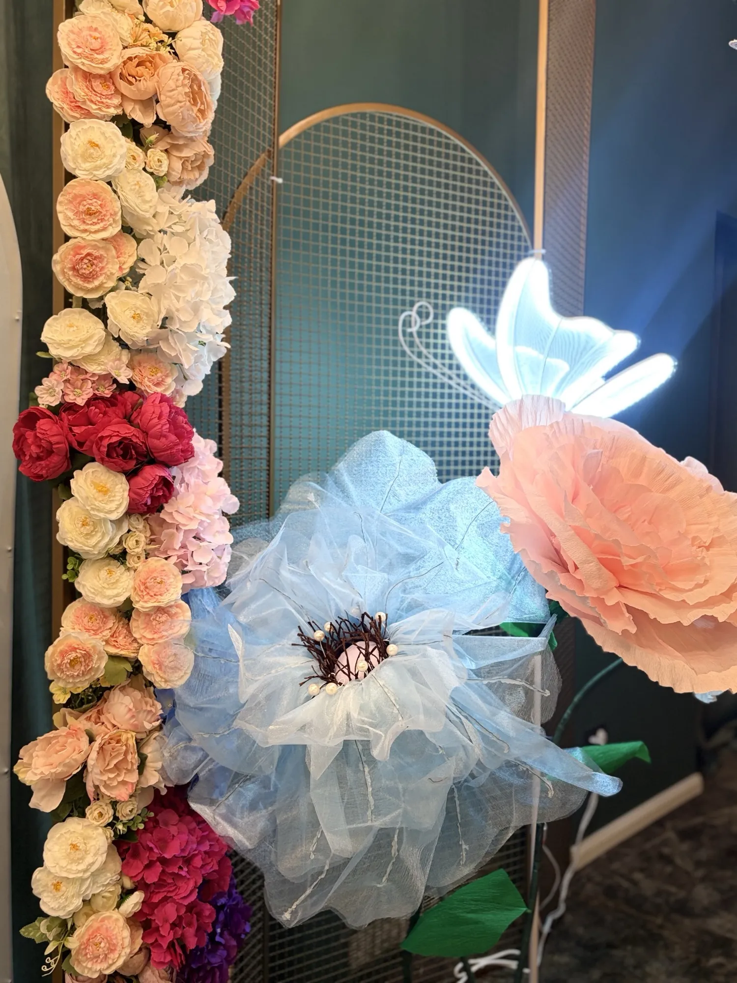 Decor personalizat pentru eveniment privat, aranjament pe temă