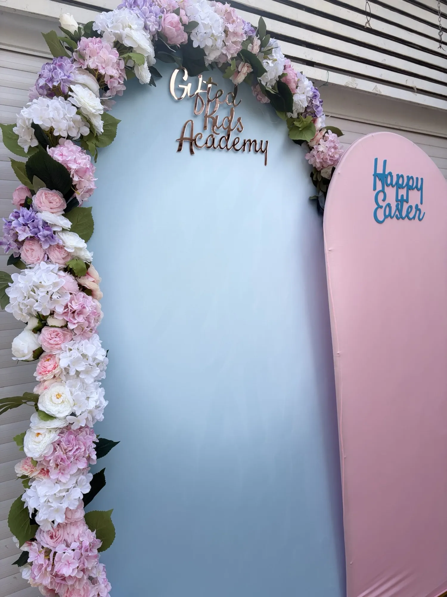 Decor personalizat pentru eveniment privat, aranjament pe temă