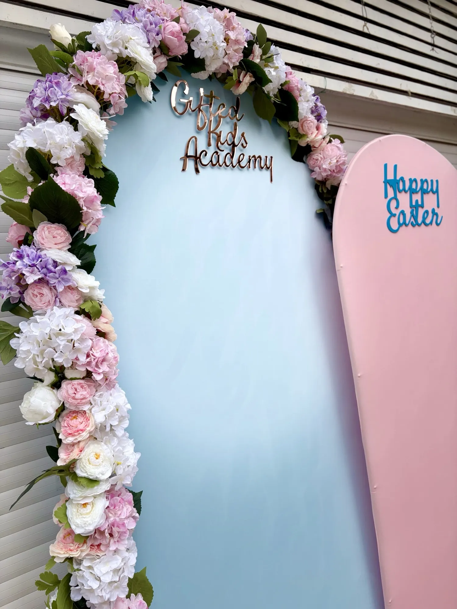 Decor personalizat pentru eveniment privat, aranjament pe temă